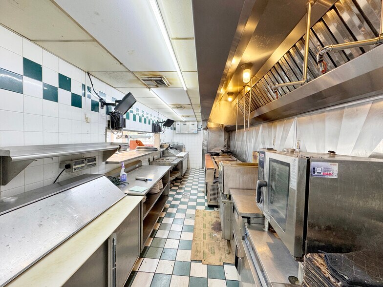 More Photos Of 8031 Summerlin Center Dr, Fort Myers Restaurant For Sale