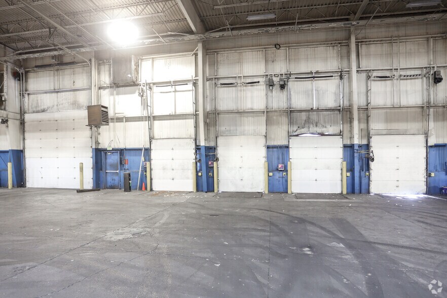 More Photos Of 1450 Commerce Pky, Franklin Manufacturing For Sale