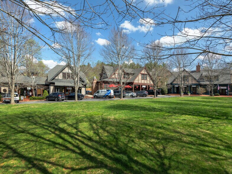 More Photos Of 10 E Market St, Black Mountain General Retail For Sale