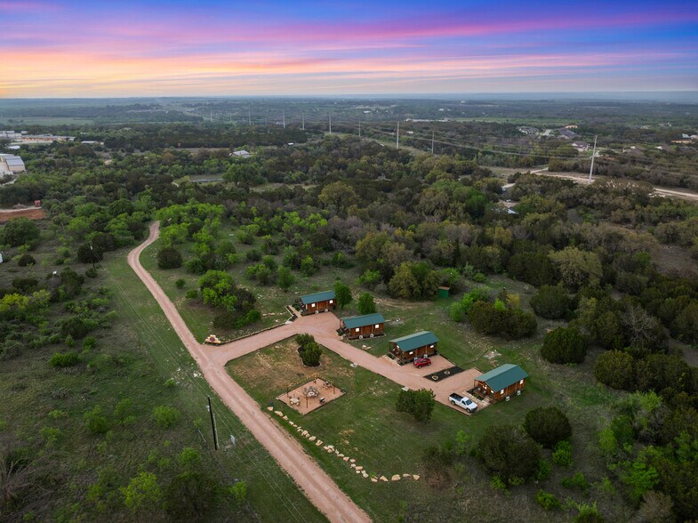 More Photos Of 212 Co 413 rd, Spicewood Hotel For Sale