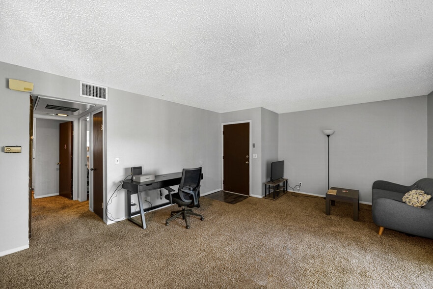 More Photos Of 3000 S 9th St, Chickasha Apartments For Sale