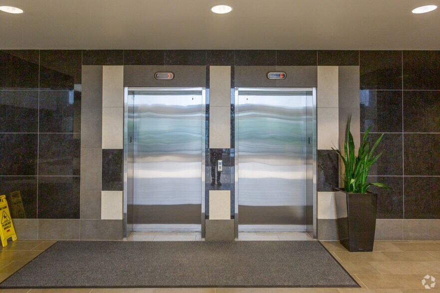 More Photos Of 2618 Hopewell Pl NE, Calgary Office For Lease
