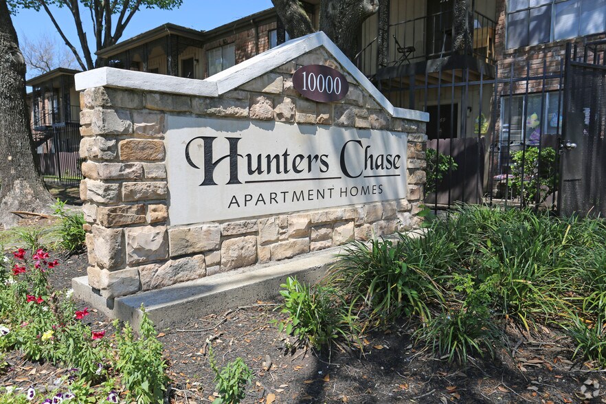 More Photos Of 10000 Hammerly Blvd, Houston Apartments For Sale