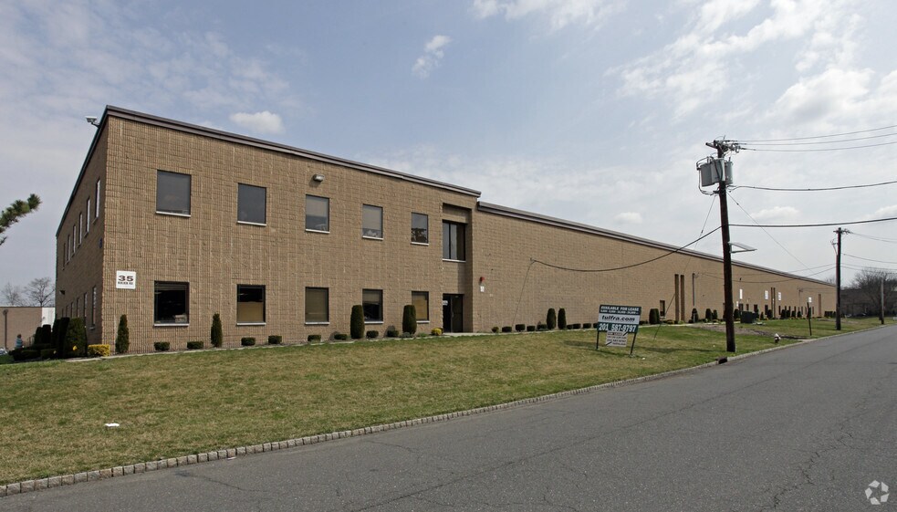 More Photos Of 35-51 Kulick Rd, Fairfield Warehouse For Lease