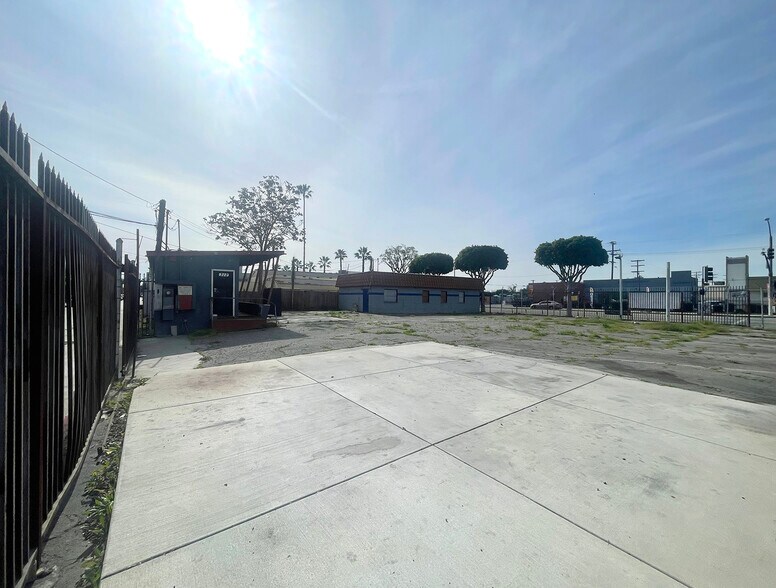 More Photos Of 310 N Long Beach Blvd, Compton Storefront Retail Office For Sale