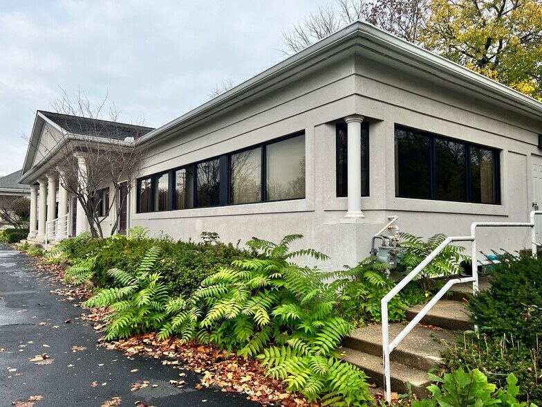 More Photos Of 6711 Monroe St, Sylvania Office For Sale