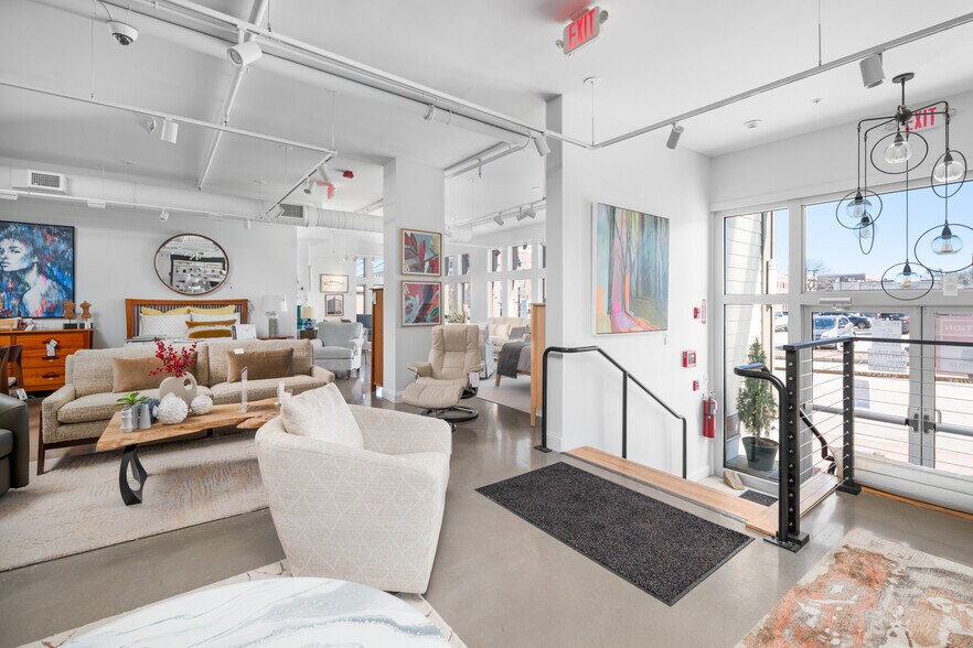More Photos Of 40 Bridge St, Portsmouth Storefront Retail Residential For Sale