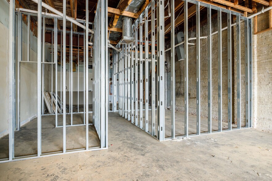 More Photos Of 2711 W Broad St, Richmond Apartments For Lease