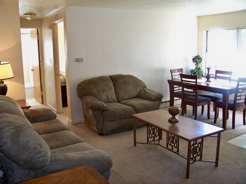 More Photos Of 1101 Washington Ave, Alton Apartments For Sale