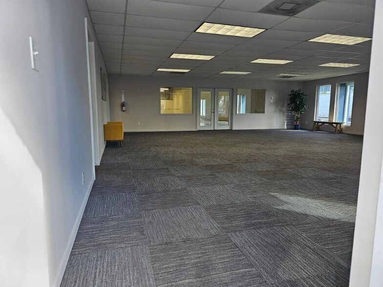 More Photos Of 3277 SE 14th Ave, Fort Lauderdale Warehouse For Lease