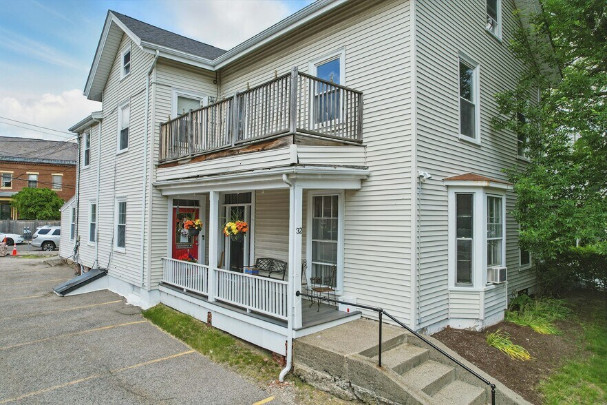 More Photos Of 32 Kent St, Brookline Medical For Lease