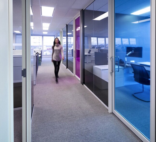 More Photos Of 7025 Langer Dr, Mississauga Office For Lease