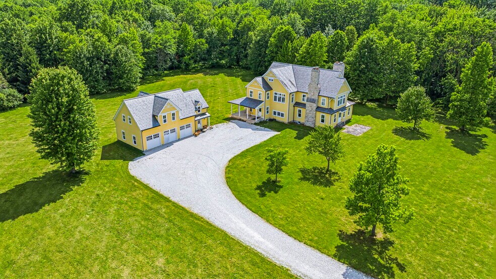 More Photos Of 3126 Mennonite Rd, Mantua Sports And Entertainment For Sale