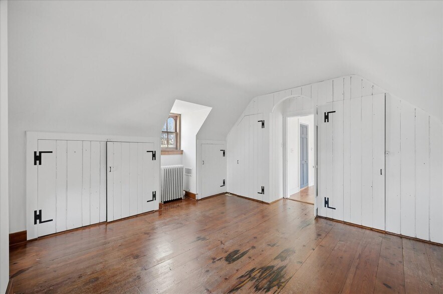 More Photos Of 217 W Boscawen St, Winchester Restaurant For Sale