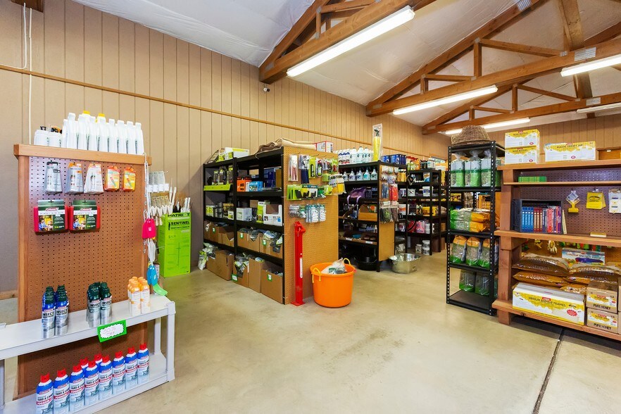 More Photos Of 461 NE Old Belfair Hwy, Belfair Storefront Retail Office For Sale