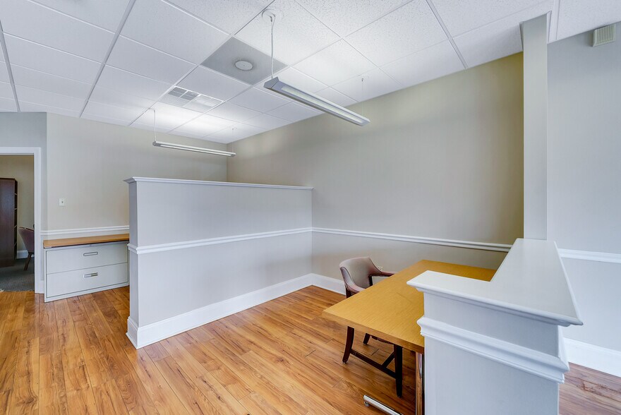 More Photos Of 124 S York Rd, Hatboro Office For Sale