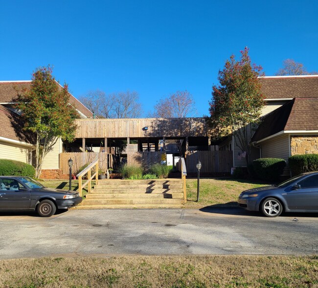 Primary Photo Of 1614 Somerville Rd SE, Decatur Apartments For Sale