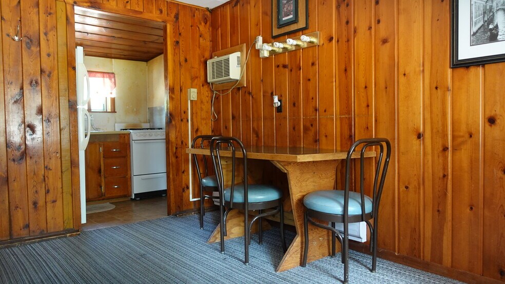 More Photos Of 1215 W 8th St, Mio Hospitality For Sale