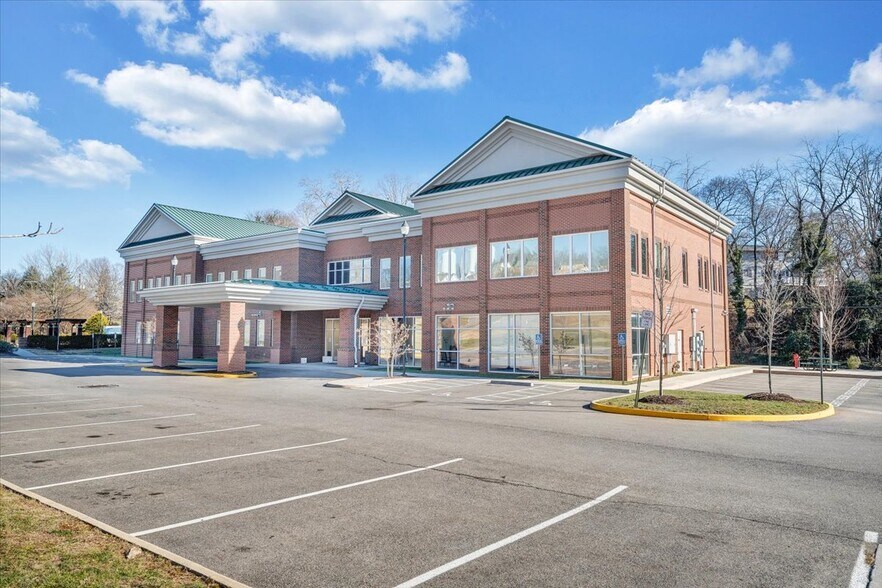 More Photos Of 3501 Colonial Green 11, Roanoke Office For Lease