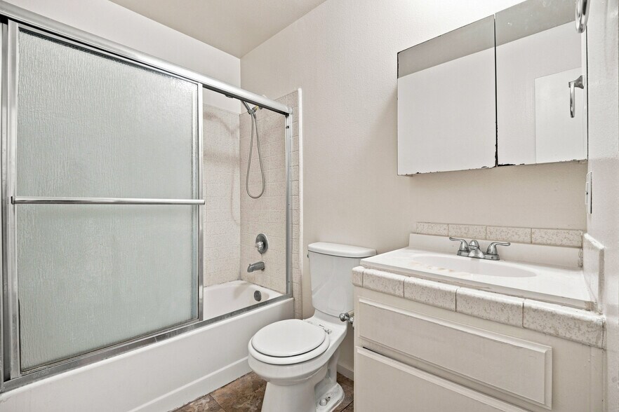 More Photos Of 927 S Berendo St, Los Angeles Apartments For Sale
