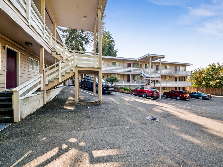 More Photos Of 127 Kensington Ave S, Kent Apartments For Sale