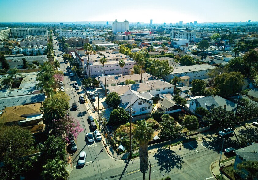 More Photos Of 1357 N Las Palmas Ave, Los Angeles Land For Sale