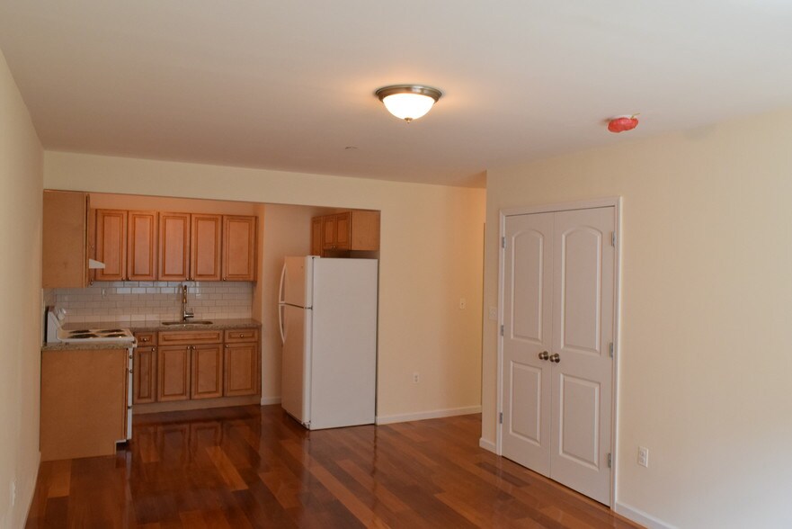 More Photos Of 1072 University Ave, Bronx Apartments For Sale