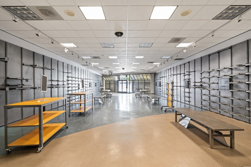 Primary Photo Of 2829 Mission St, San Francisco Storefront For Lease