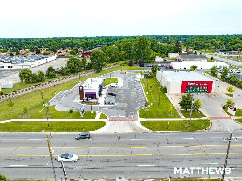 More Photos Of 2945 Bay Rd, Saginaw Restaurant For Sale