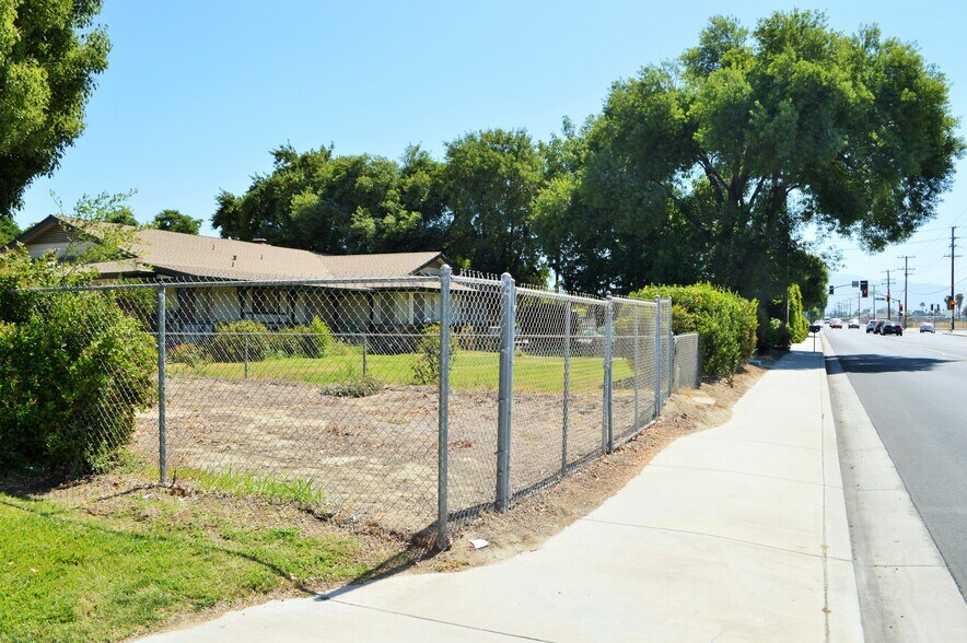 More Photos Of 2750 W Devonshire Ave, Hemet Freestanding For Sale