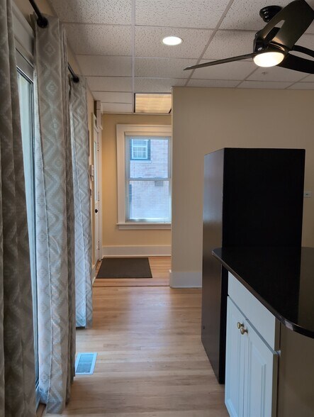 More Photos Of 417 N Hough St, Barrington Medical For Sale
