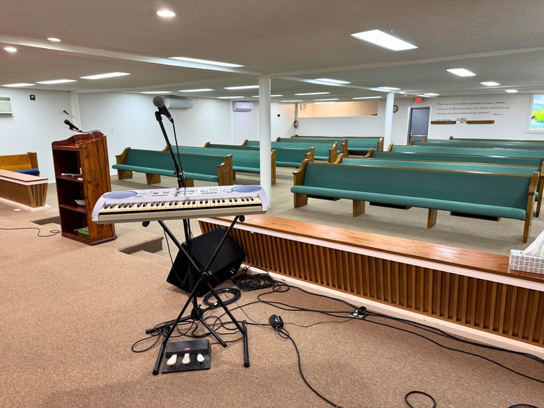 More Photos Of 1922 Dallas St, Pasadena Religious Facility For Sale