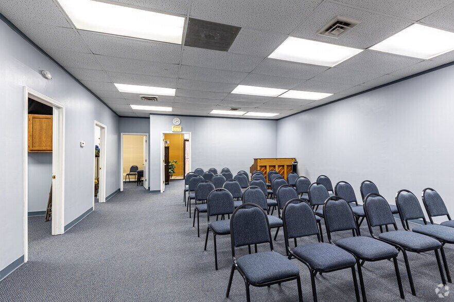 More Photos Of 816-818 NW Park Ln, Lee's Summit Office For Lease