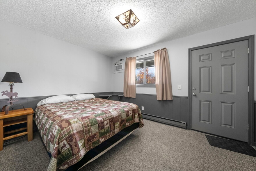 More Photos Of 10422 Cadillac Hwy, Thompsonville Hotel For Sale