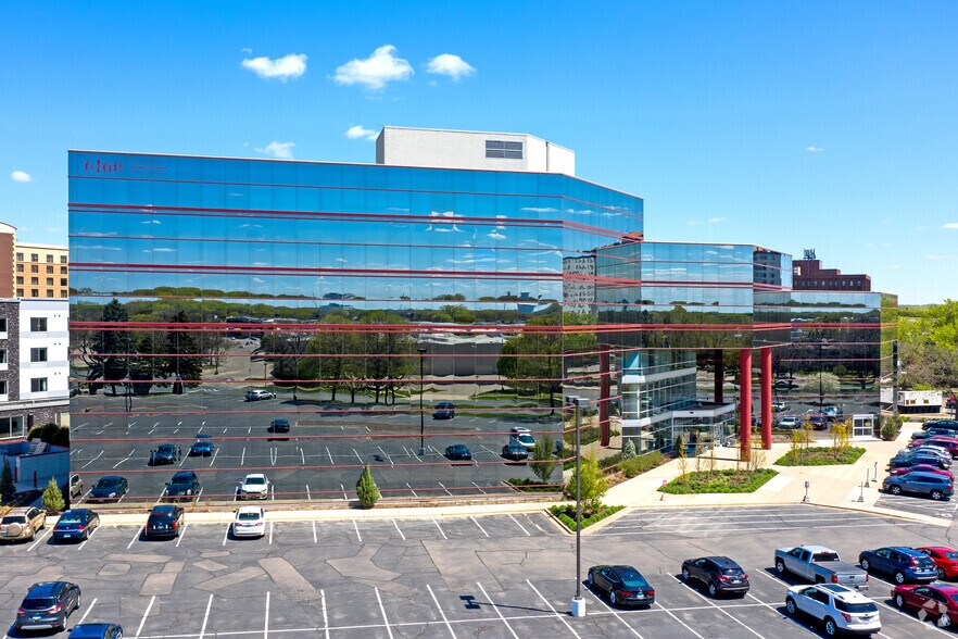 More Photos Of 6160 N Summit Dr, Brooklyn Center Office For Lease