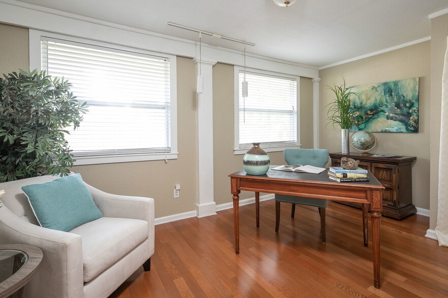 More Photos Of 2515 1st Ave N, Saint Petersburg Office Residential For Sale