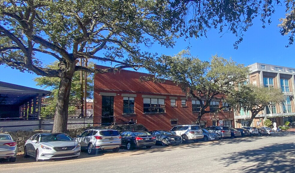 Primary Photo Of 3 Martin Luther King Jr Blvd, Savannah Restaurant For Sale