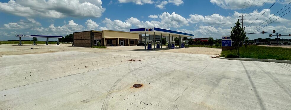 More Photos Of 7532 Hacks Cross Rd, Olive Branch Truck Stop For Sale