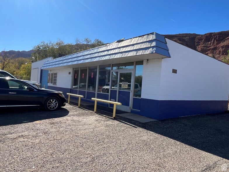 More Photos Of 588 Kane Creek Blvd, Moab General Retail For Sale