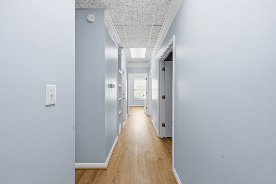 More Photos Of 531 Darby Creek Rd, Lexington Office For Lease