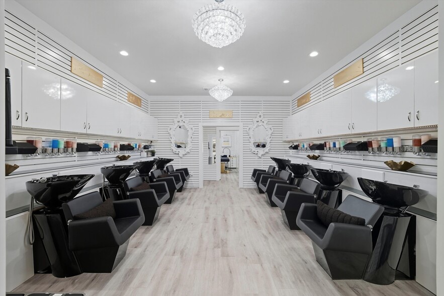 More Photos Of 450 W Harwood Rd, Hurst Freestanding For Sale