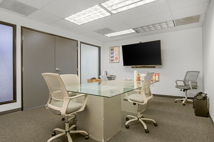 More Photos Of 18709 Topham St, Tarzana Loft Creative Space For Sale