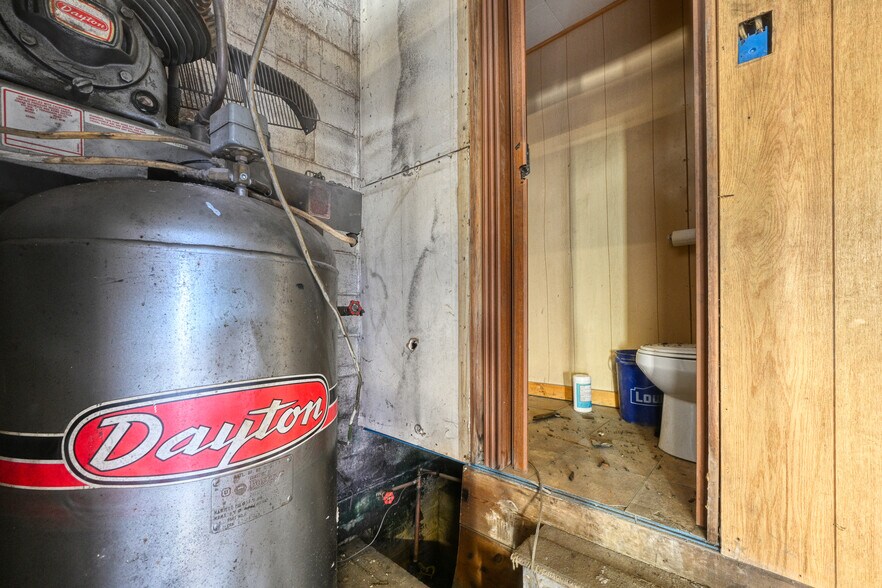 More Photos Of 74 Route 133, Winthrop Flex For Sale