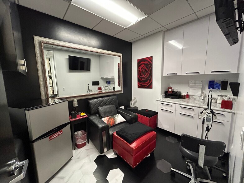 More Photos Of 9100 Wilshire Blvd, Beverly Hills Office For Lease