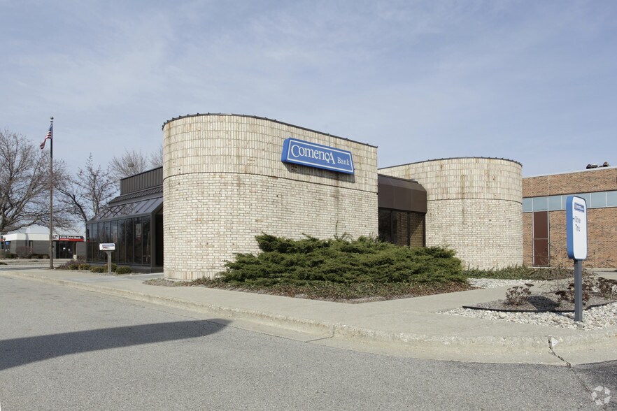 Primary Photo Of 4480 Wilson Ave SW, Grandville Bank For Sale