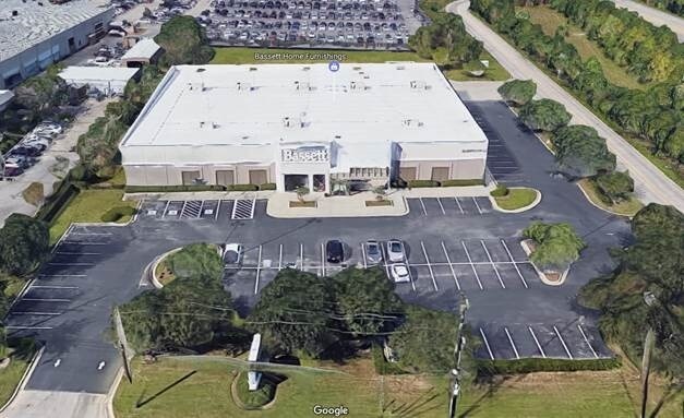 More Photos Of 17955 North Fwy, Houston Freestanding For Lease