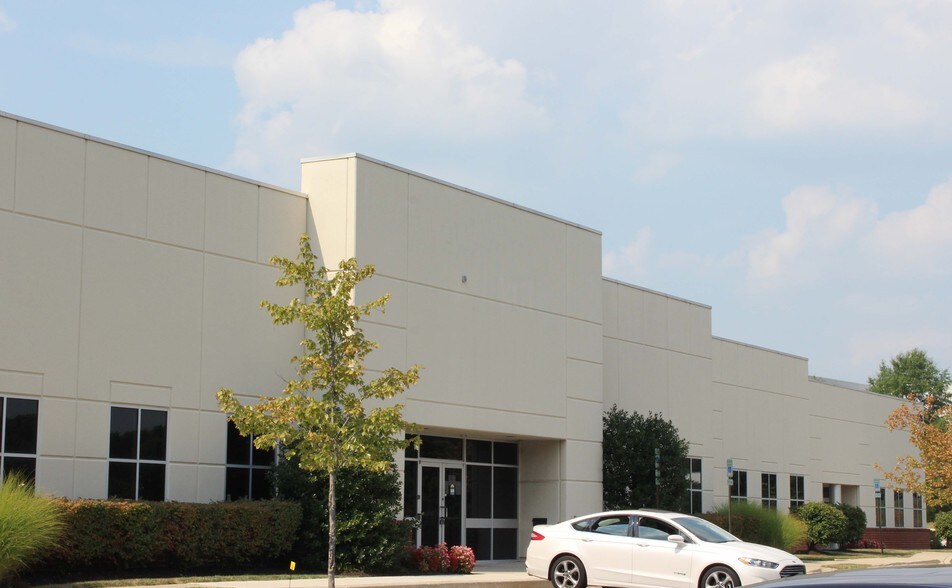 More Photos Of 7195 Troy Hill Dr, Elkridge Flex For Lease