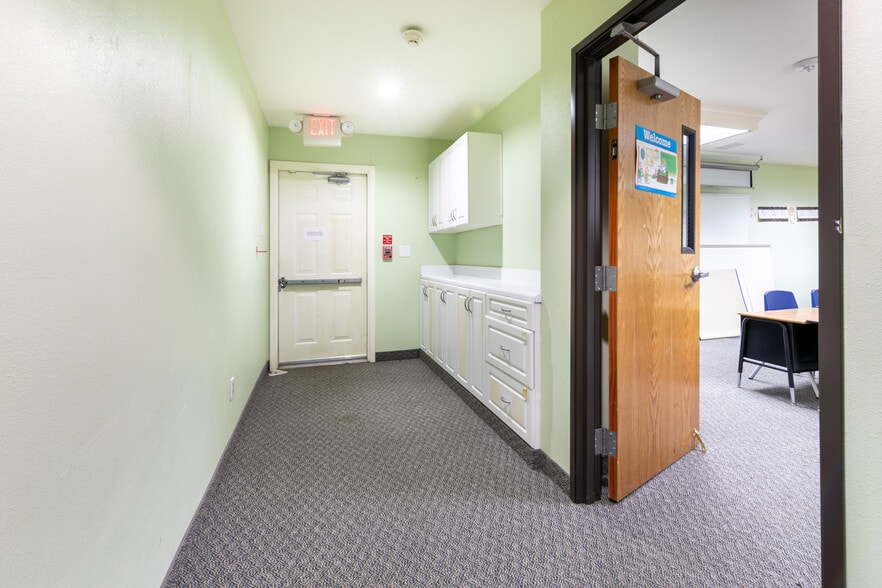 More Photos Of 6409 W Poly Webb Rd, Arlington Schools For Sale