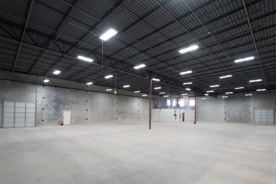 More Photos Of 9503 Brown Ln, Austin Warehouse For Lease