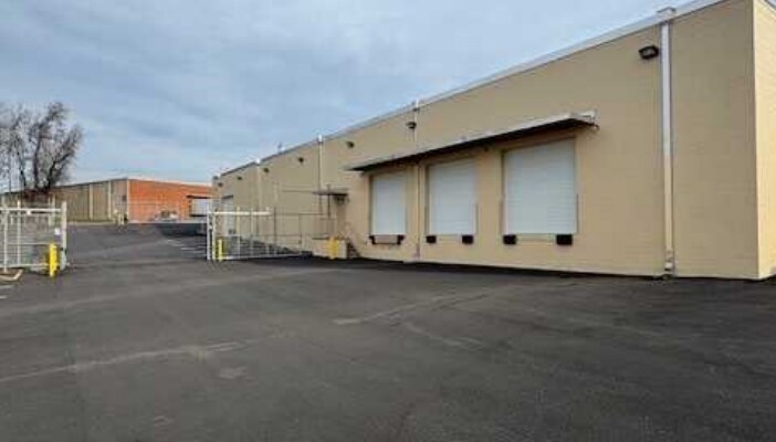 More Photos Of 2216 Magnolia St, Richmond Warehouse For Lease
